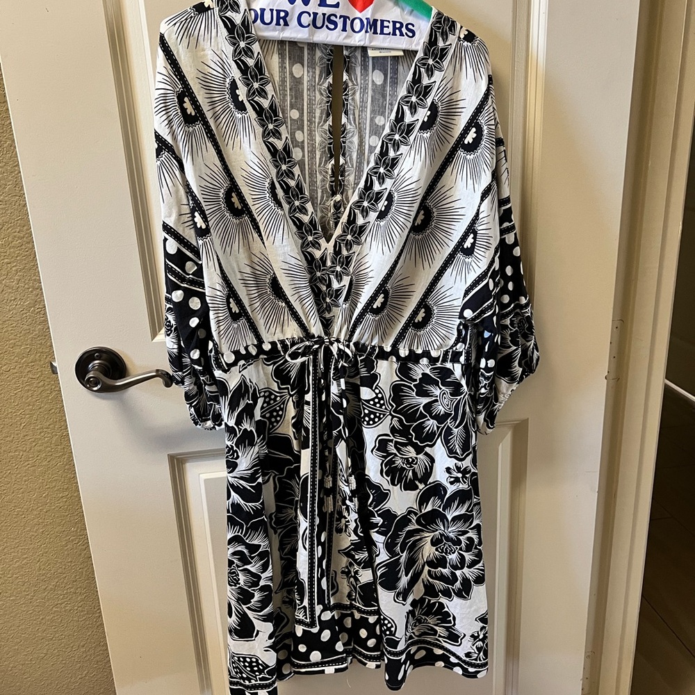 Farm Rio dress
Gently worn once.